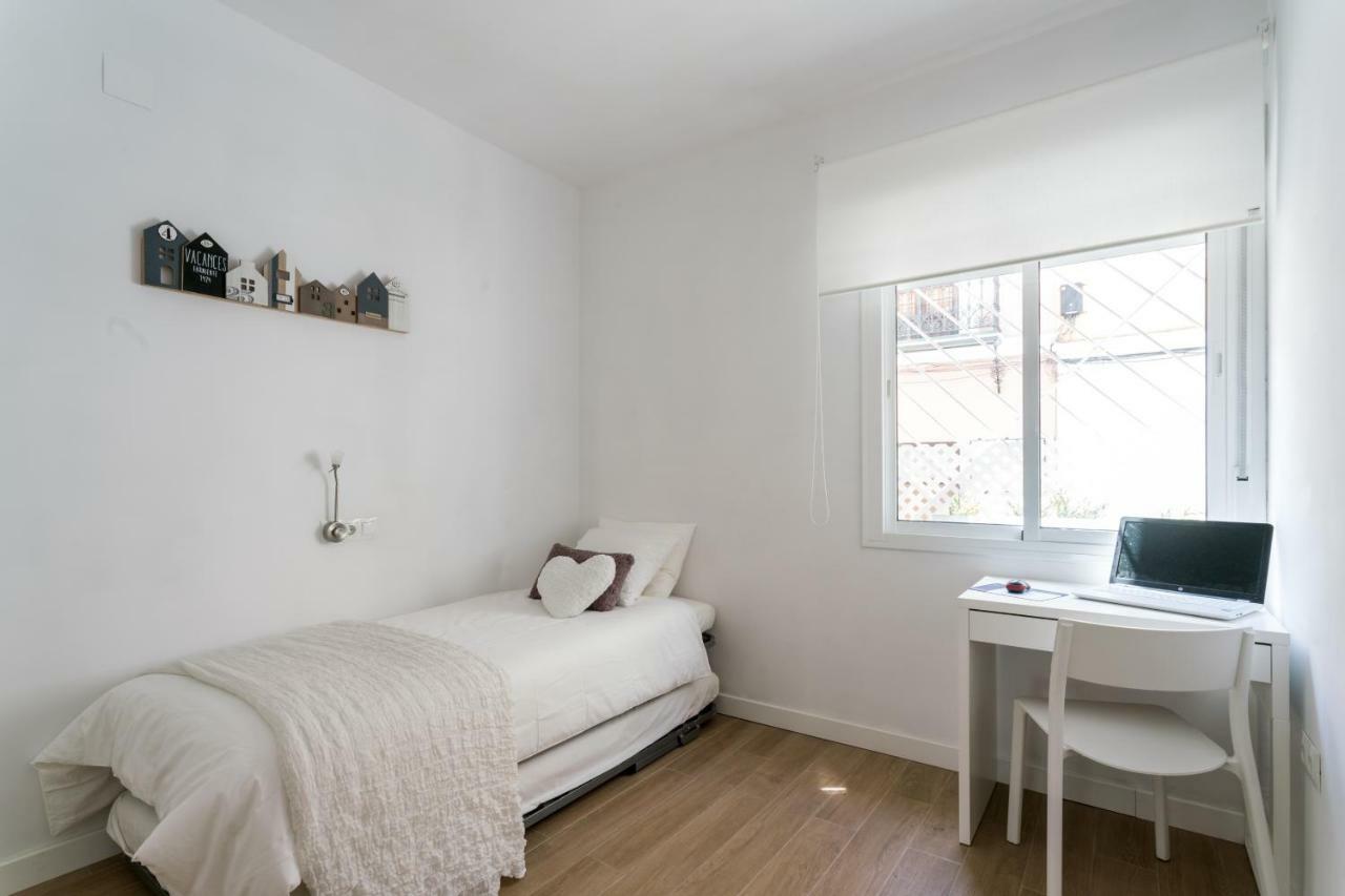 Triana 3 Bedrooms & 2 Bath Parking Included Apartamento Sevilla