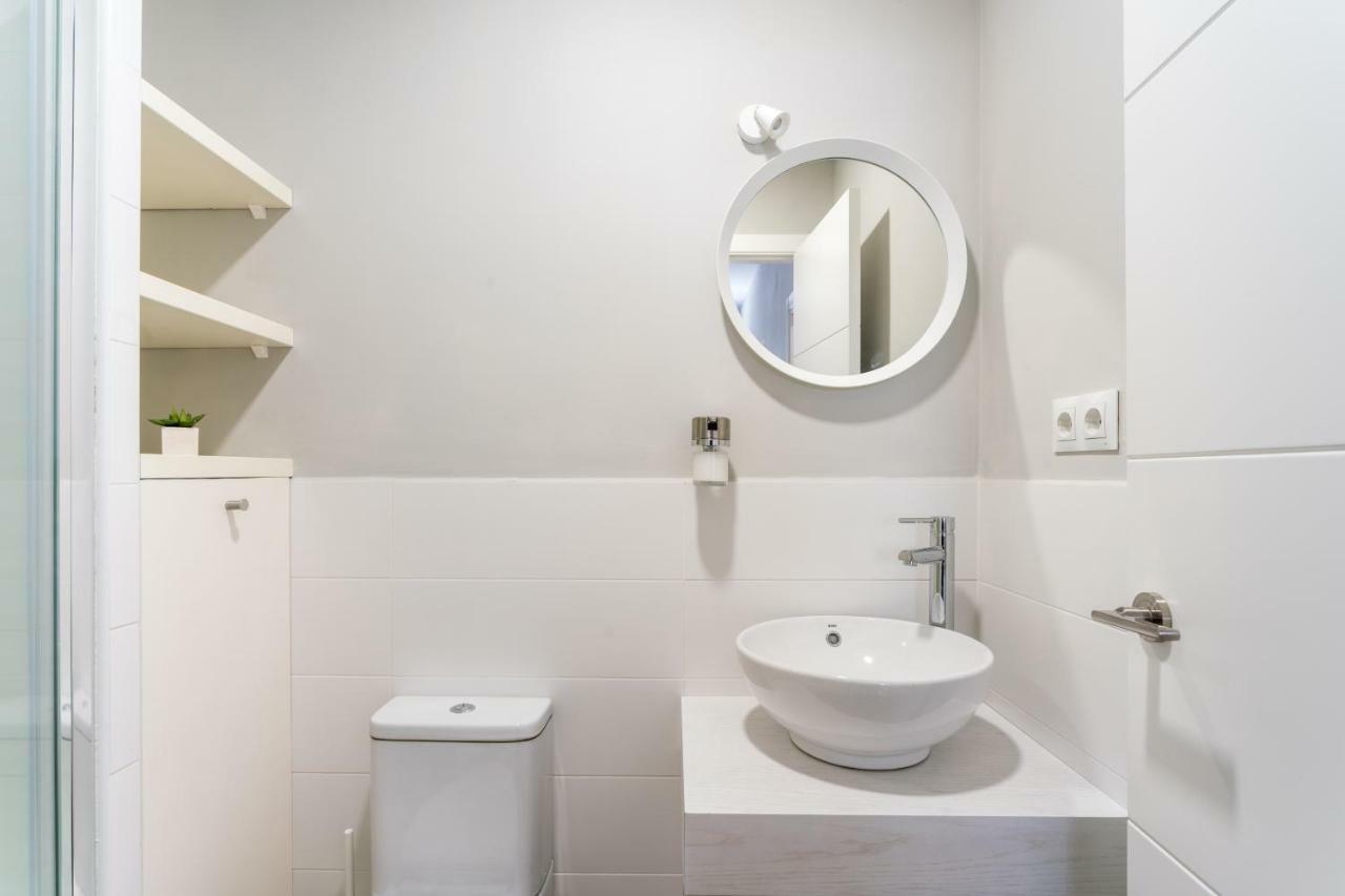 Triana 3 Bedrooms & 2 Bath Parking Included Apartamento Sevilla