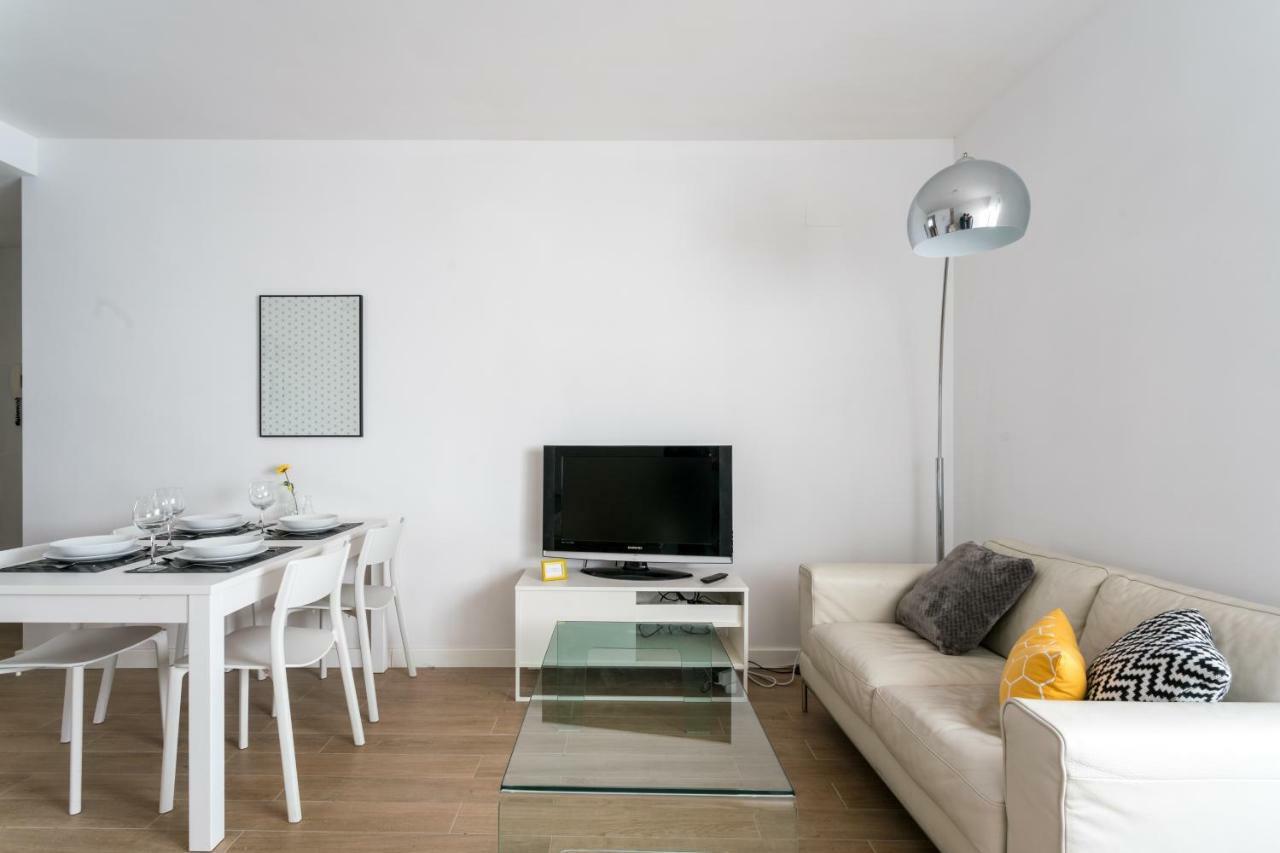Triana 3 Bedrooms & 2 Bath Parking Included * Sevilla